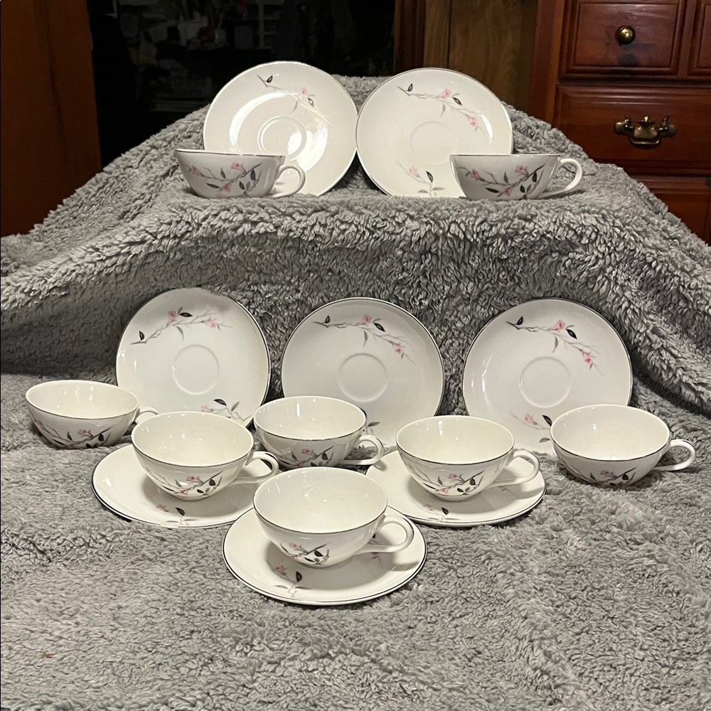 Cherry Blossom Vintage Floral Tea Cups & Plates Set of 8 #1067 Fine China Japan